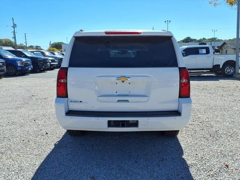 Used 2019 Chevrolet Suburban LT image 6