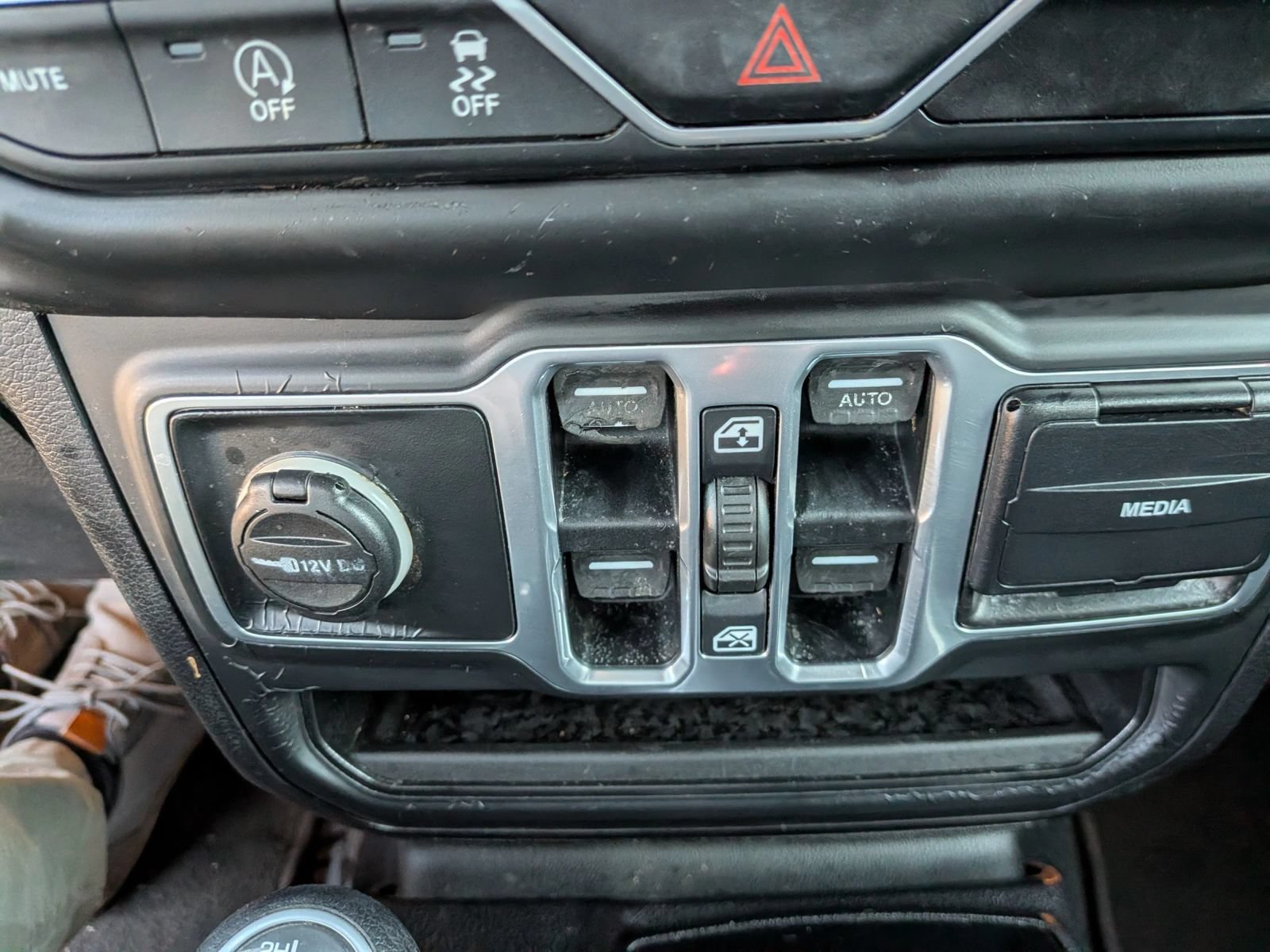 Used 2018 Jeep Wrangler Unlimited Sport S AWD/4WD image 52
