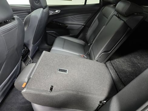 Used 2023 Volkswagen ID.4 Pro S image 33