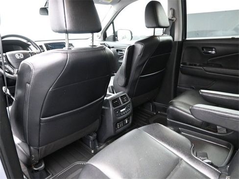 Used 2018 Honda Pilot Elite image 2
