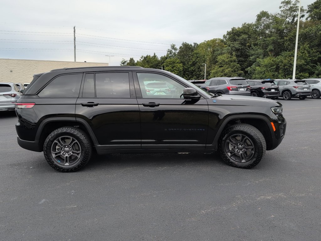 Used 2024 Jeep Grand Cherokee Trailhawk w/ Advanced Protech Group II AWD/4WD image 7