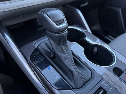 Used 2022 Toyota Highlander Platinum image 19