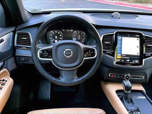 Used 2022 Volvo XC90 T6 Inscription w/ Advanced Package image 4