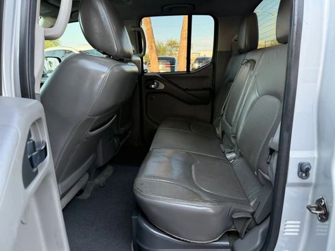 Used 2013 Nissan Frontier SL w/ Moonroof Pkg AWD/4WD image 42
