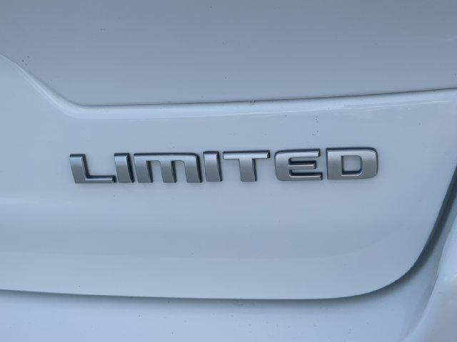 Used 2025 Jeep Grand Cherokee Limited RWD image 14
