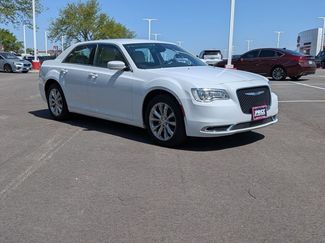 Used 2019 Chrysler 300 Touring AWD/4WD video 3