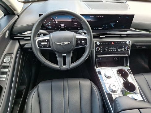 Used 2025 Genesis GV80 2.5T Standard AWD/4WD image 13