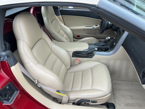 Used 2006 Chevrolet Corvette Convertible w/ Preferred Equipment Group RWD image 20