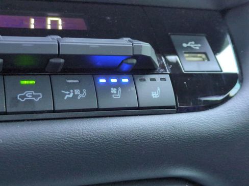 Used 2024 Toyota Tundra Platinum image 22