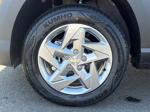 New 2026 Hyundai Kona SE image 12