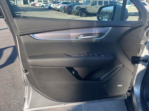 New 2025 Cadillac XT5 Luxury image 14