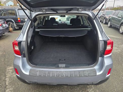 Used 2015 Subaru Outback 2.5i Premium image 8