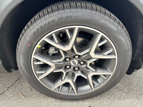 New 2025 Ford Explorer Platinum w/ Ultimate Package image 11