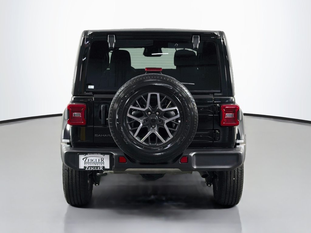 Used 2026 Jeep Wrangler Unlimited Sahara AWD/4WD image 6