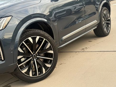 New 2026 Volvo XC90 B6 Plus w/ Protection Package Premier AWD/4WD image 8