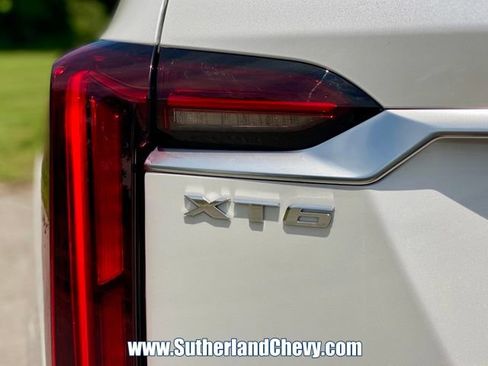 Used 2024 Cadillac XT6 Luxury w/ LPO, Floor Liner Package FWD image 12