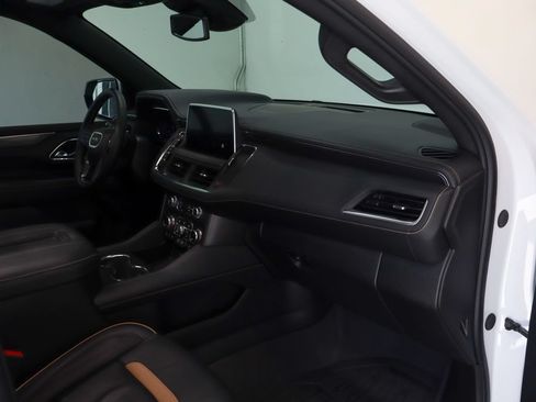 Used 2024 GMC Yukon AT4 w/ Technology Package AWD/4WD image 48