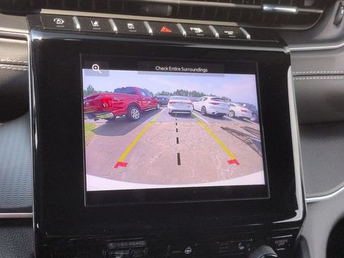 Used 2025 Jeep Grand Cherokee Laredo X w/ Luxury Tech Group I AWD/4WD image 22
