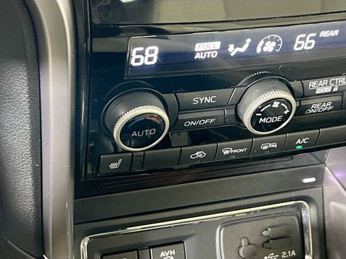 Used 2022 Subaru Ascent Premium w/ Convenience Package image 19