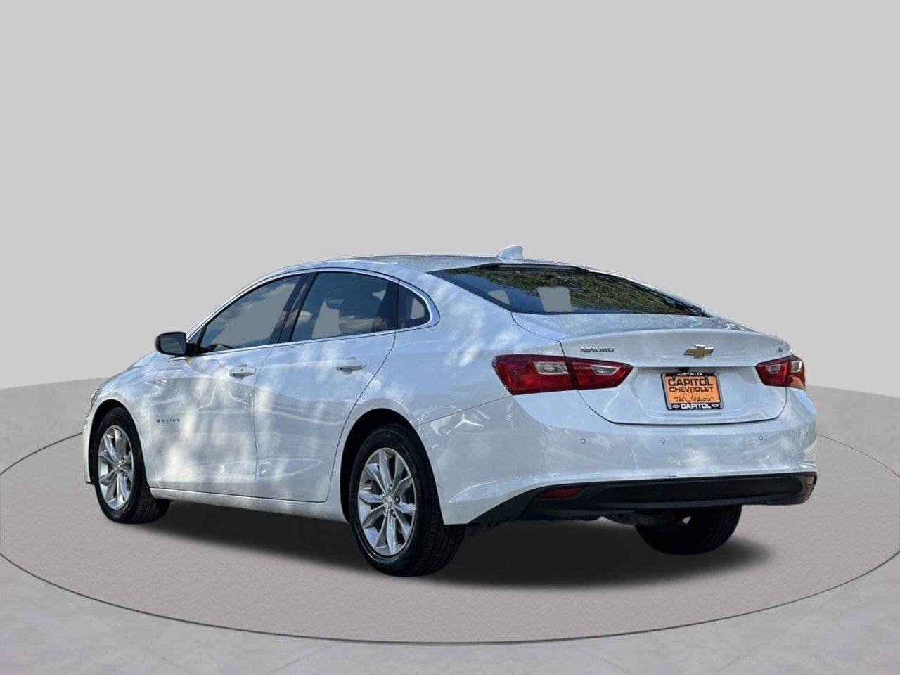 Used 2025 Chevrolet Malibu LT FWD image 3