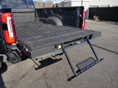 Used 2025 Ford F450 Platinum w/ FX4 Off-Road Package image 51