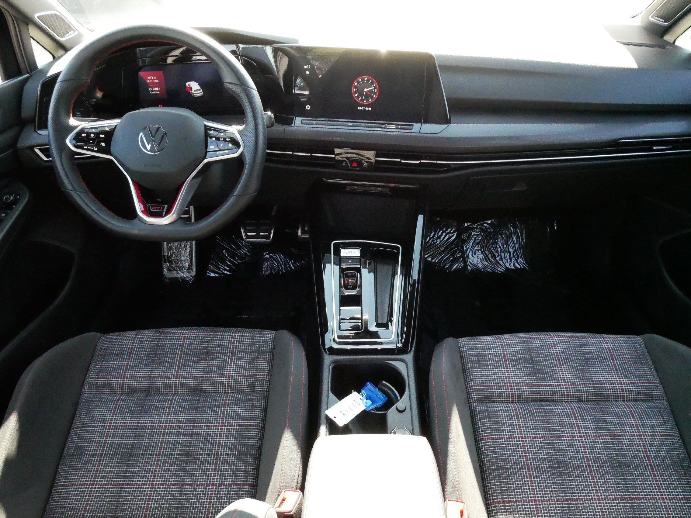 Certified 2024 Volkswagen GTI SE FWD image 10