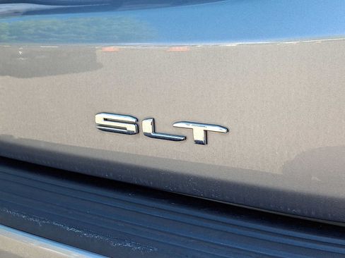 Used 2024 GMC Yukon SLT w/ SLT Luxury Package AWD/4WD image 38
