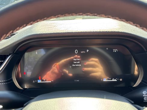 New 2025 Jeep Grand Cherokee Altitude image 31