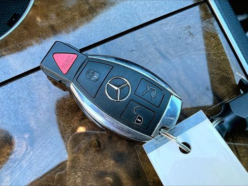 Used 2015 Mercedes-Benz E 400 Cabriolet image 12