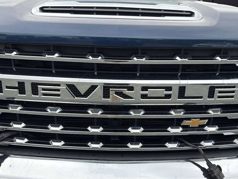 Used 2021 Chevrolet Silverado 2500 LTZ w/ LTZ Plus Package AWD/4WD image 10