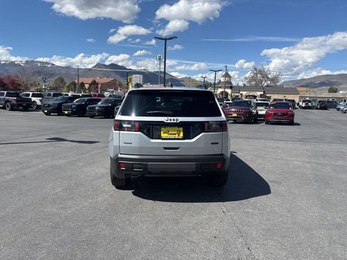New 2026 Jeep Cherokee Overland w/ Trailer Tow Group AWD/4WD image 6
