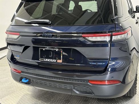 Used 2024 Jeep Grand Cherokee Trailhawk w/ Advanced Protech Group II image 8