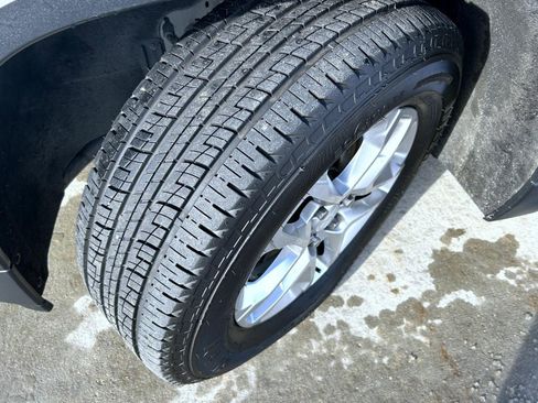 Used 2018 Chevrolet Traverse LT image 25