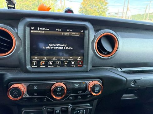 Used 2022 Jeep Gladiator Mojave w/ Safety Group AWD/4WD image 9