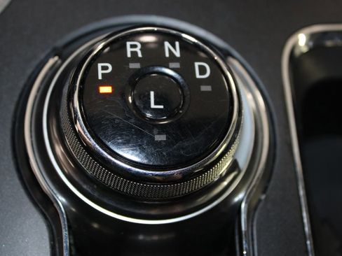 Used 2020 Ford Fusion SE image 43