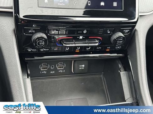 Certified 2023 Jeep Grand Cherokee L Laredo AWD/4WD image 35