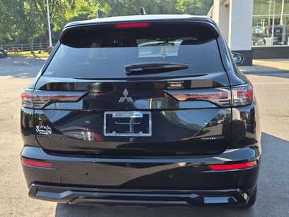 New 2026 Mitsubishi Outlander LE