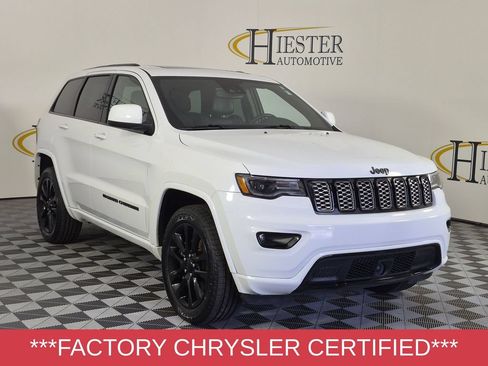 Certified 2022 Jeep Grand Cherokee Laredo X AWD/4WD image 2
