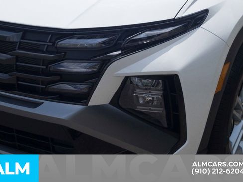 Used 2025 Hyundai Tucson SE FWD image 11