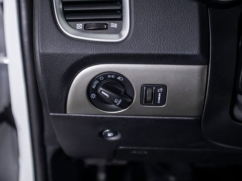 Used 2020 Dodge Durango SXT image 34