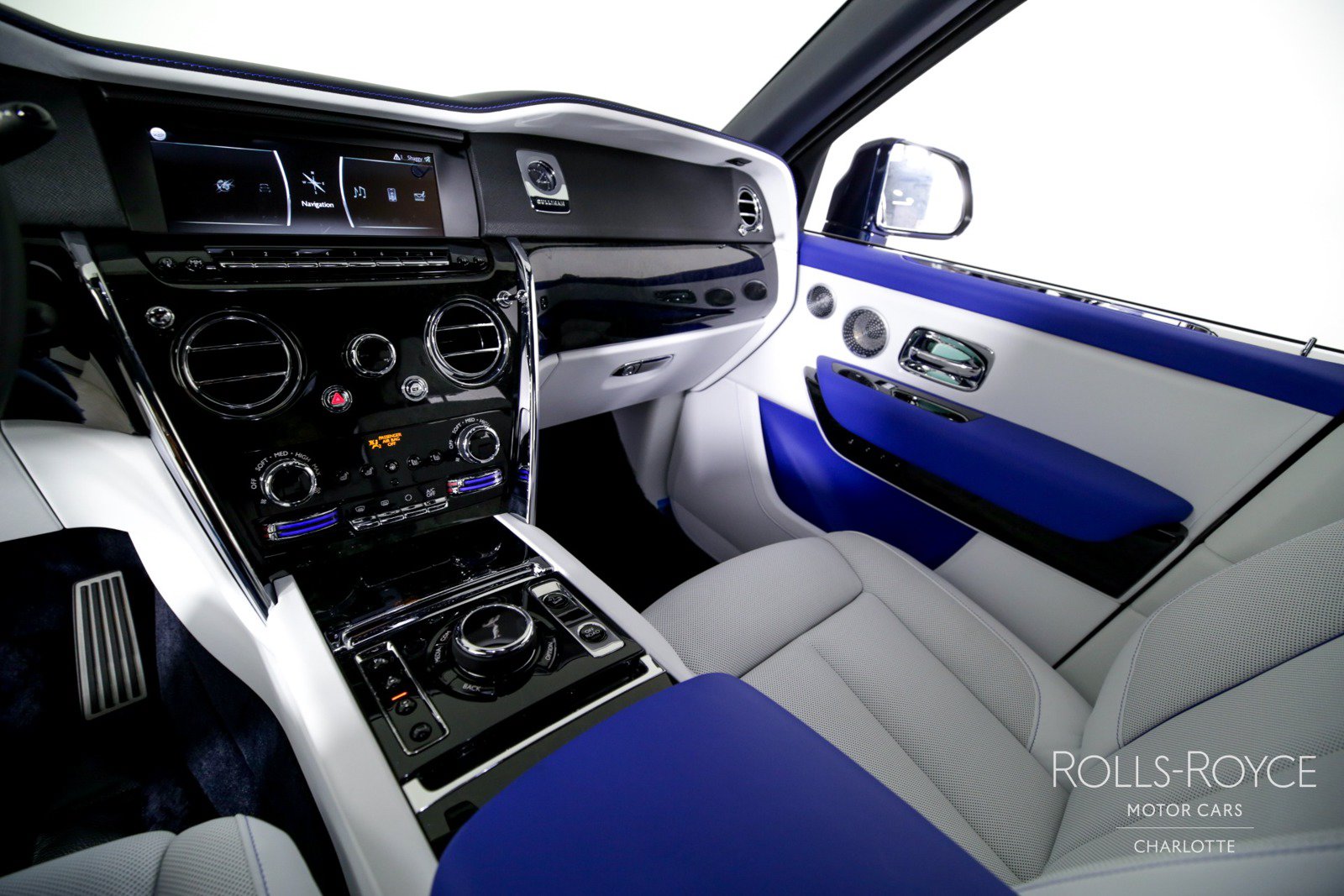 Certified 2024 Rolls-Royce Cullinan AWD/4WD image 15