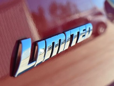 Used 2023 Toyota Tacoma Limited image 9