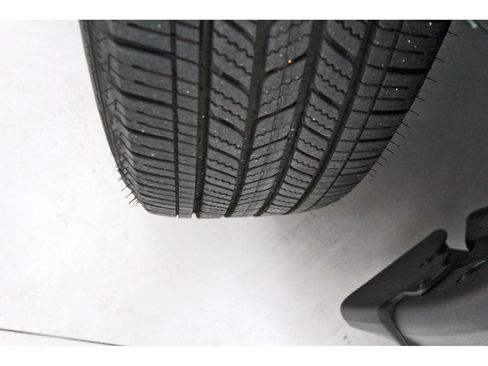 Certified 2025 Nissan Rogue S FWD image 28