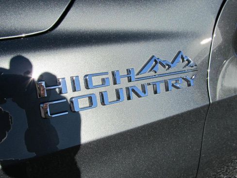 Used 2023 Chevrolet Tahoe High Country image 12