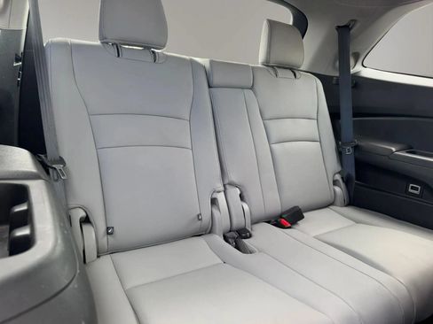 Used 2017 Honda Pilot Touring image 19