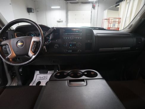 Used 2013 Chevrolet Silverado 2500 LT w/ Interior Plus Package AWD/4WD image 16