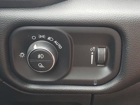 Used 2021 RAM 1500 Big Horn AWD/4WD image 30