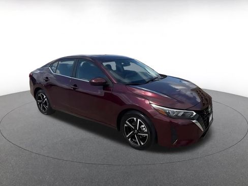 Used 2025 Nissan Sentra SV FWD image 2