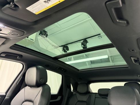 Certified 2024 Porsche Cayenne image 34