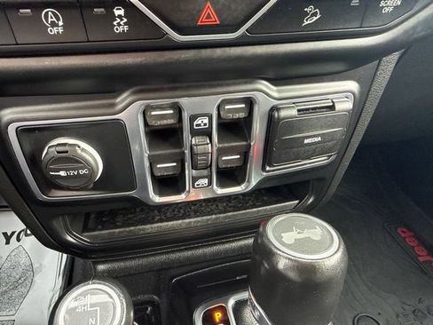 Used 2021 Jeep Wrangler Unlimited Sahara AWD/4WD image 23